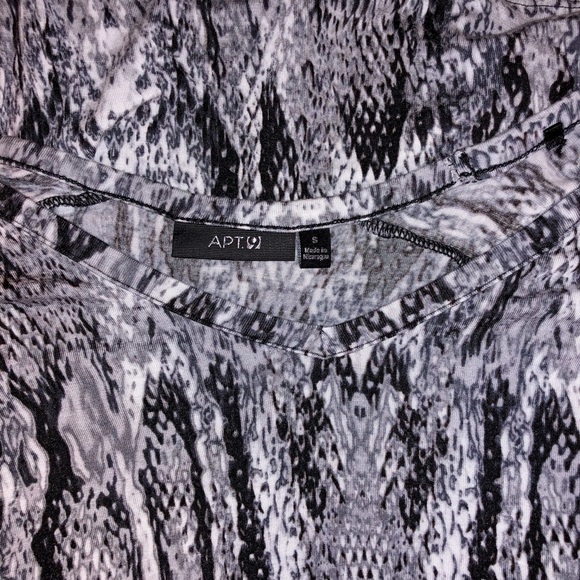 Super soft snakeskin top - Picture 6 of 6